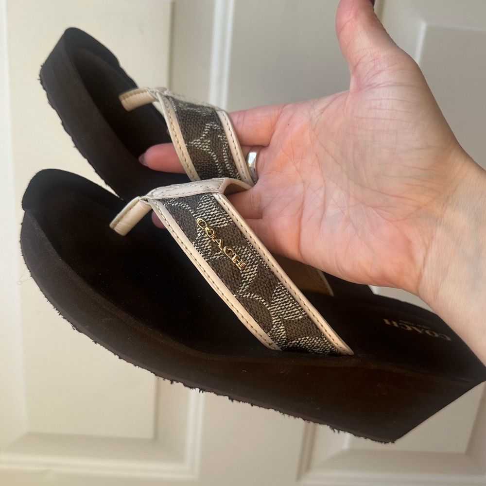 Coach Jolene Monogram Flip Flop - Size 6.5 - Picture 2 of 12